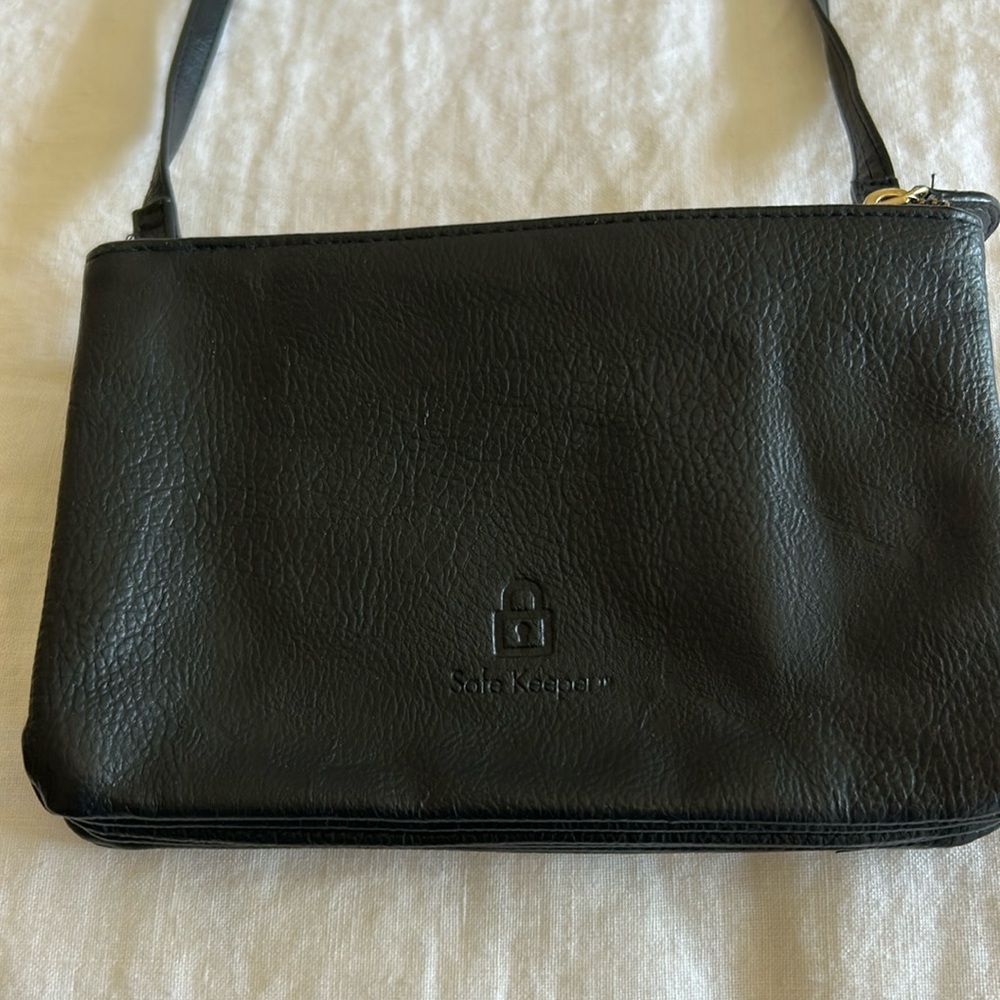 Safekeepers travel wallet/purse- crossbody style - three pouches for added space